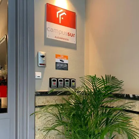 Campussur بيت ضيافة سانتياغو دي كومبوستيلا